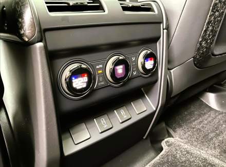 Land Rover - Defender