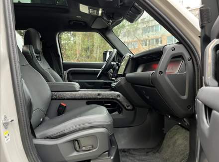 Land Rover - Defender