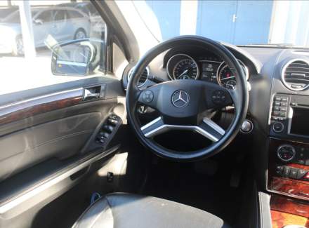 Mercedes-Benz - GL