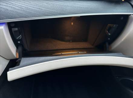 Mercedes-Benz - E-class