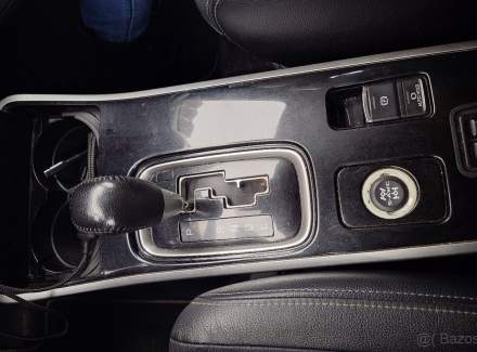 Mitsubishi - Outlander