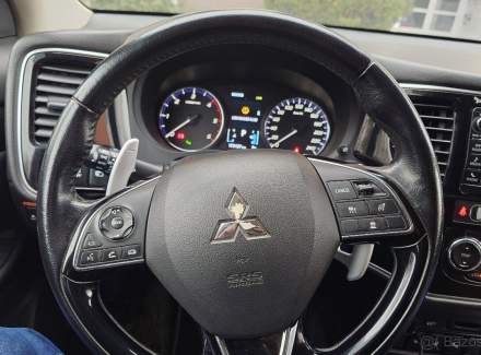 Mitsubishi - Outlander