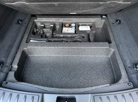 Land Rover - Range Rover Evoque