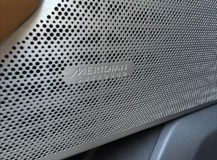 Land Rover - Range Rover Velar