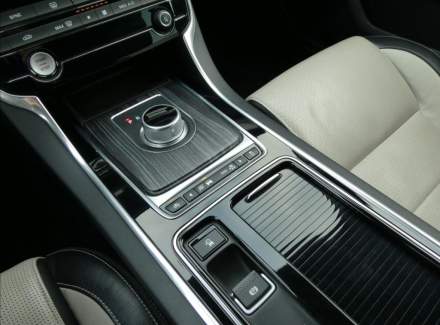 Jaguar - XF