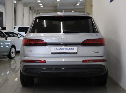 Audi - Q7