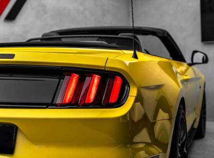 Ford - Mustang
