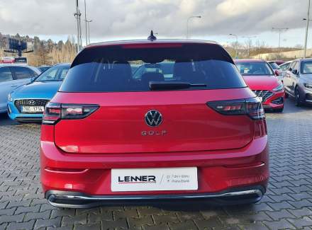 Volkswagen - Golf