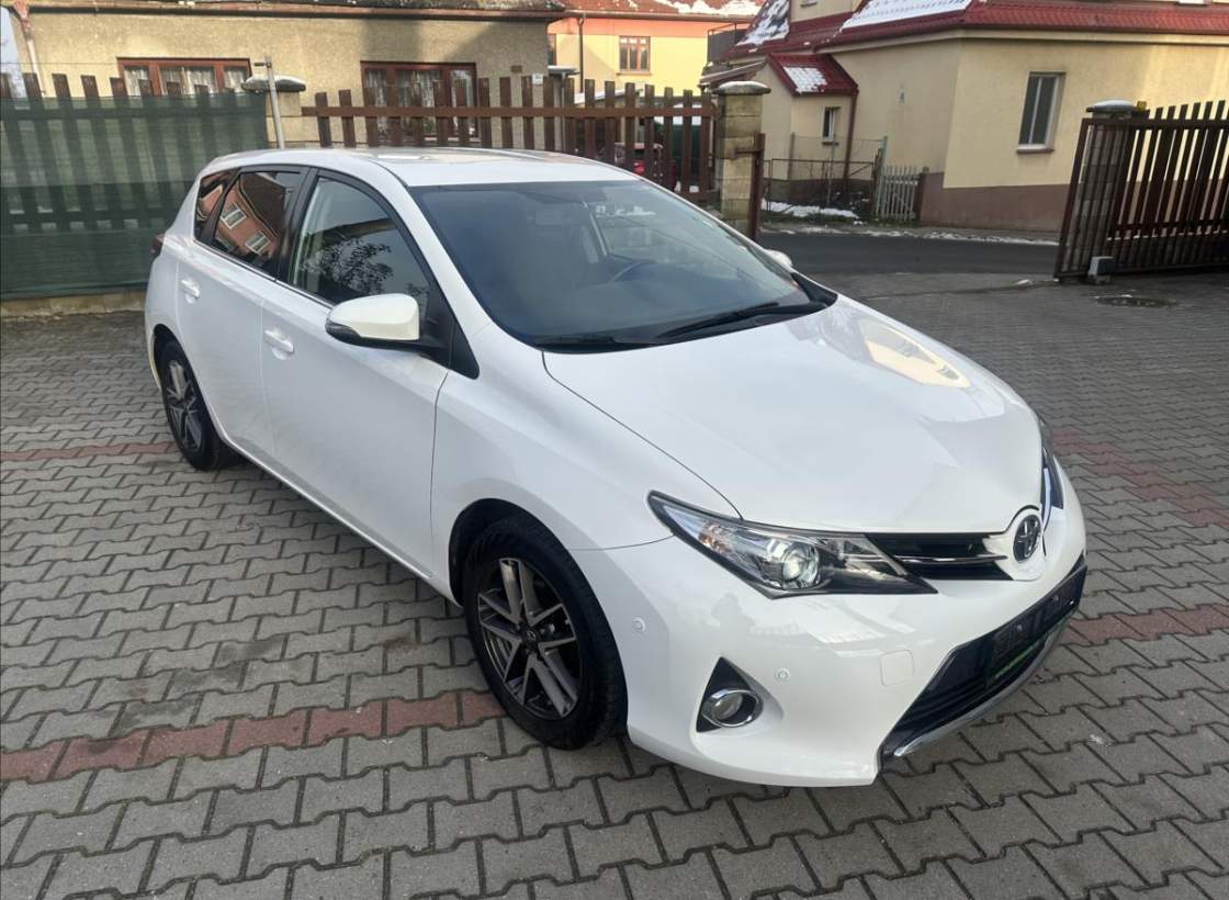 Toyota - Auris