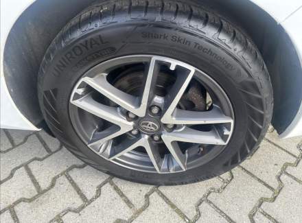 Toyota - Auris