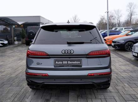 Audi - Q7