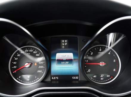 Mercedes-Benz - V-class