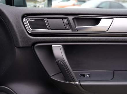 Volkswagen - Touareg