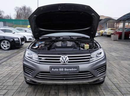 Volkswagen - Touareg