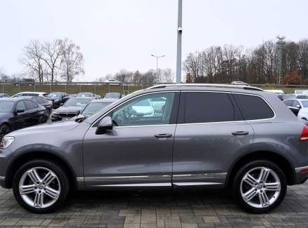 Volkswagen - Touareg