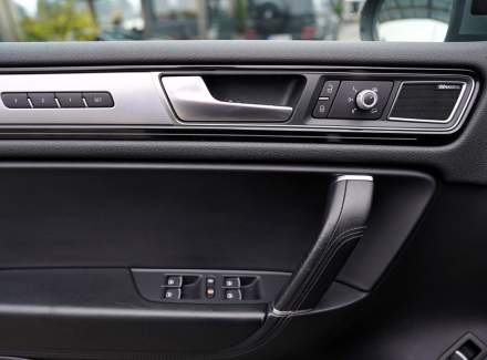 Volkswagen - Touareg