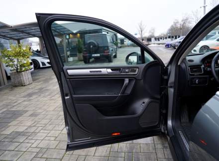 Volkswagen - Touareg