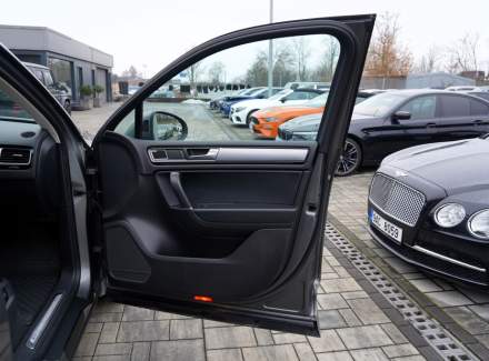 Volkswagen - Touareg