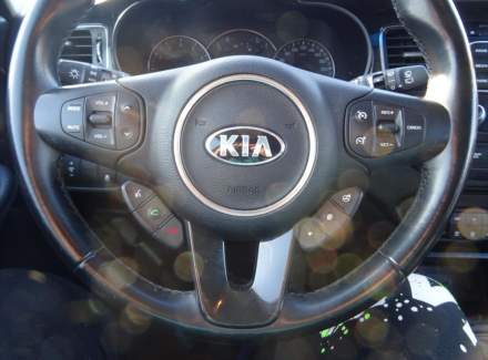 Kia - Carens