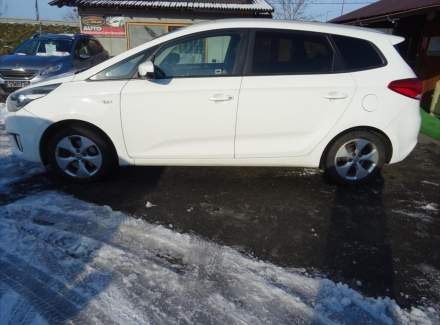 Kia - Carens