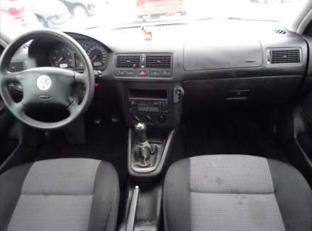 Volkswagen - Golf