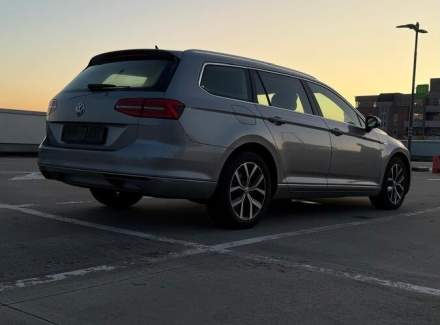 Volkswagen - Passat