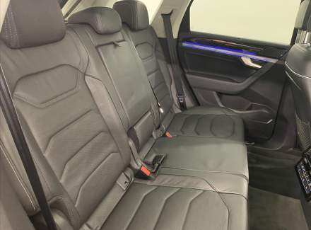 Volkswagen - Touareg