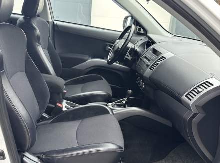 Mitsubishi - Outlander