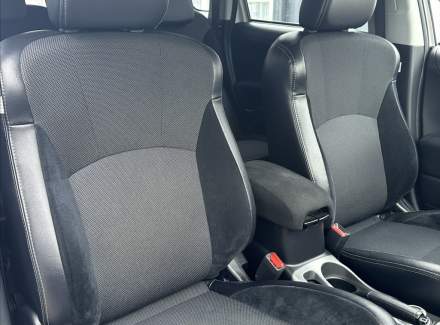 Mitsubishi - Outlander