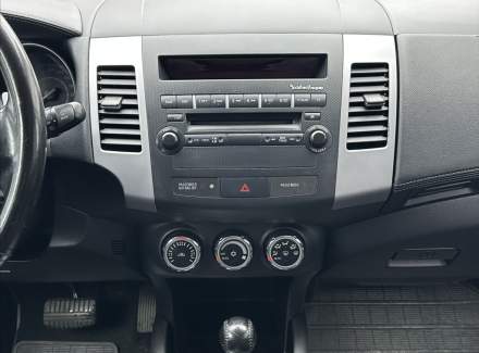 Mitsubishi - Outlander