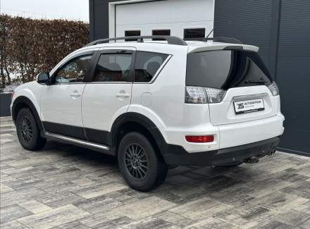 Mitsubishi - Outlander