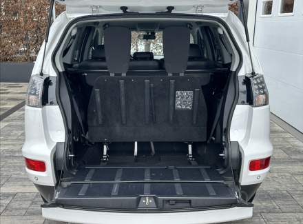 Mitsubishi - Outlander