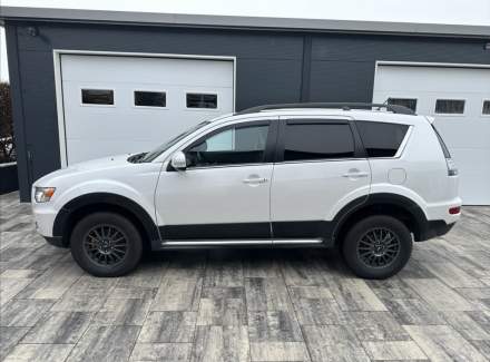 Mitsubishi - Outlander