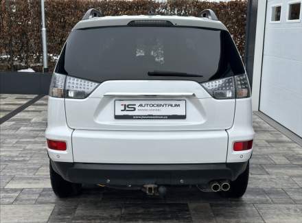 Mitsubishi - Outlander