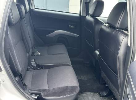 Mitsubishi - Outlander