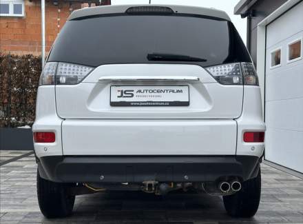 Mitsubishi - Outlander