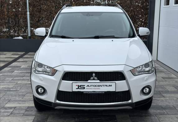 Mitsubishi - Outlander