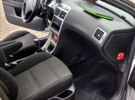 Peugeot - 307