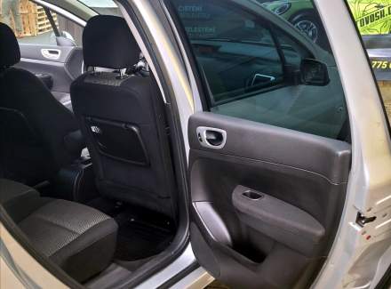 Peugeot - 307