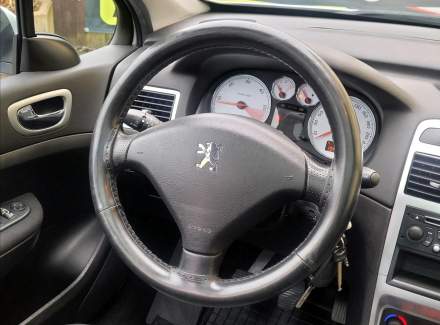 Peugeot - 307
