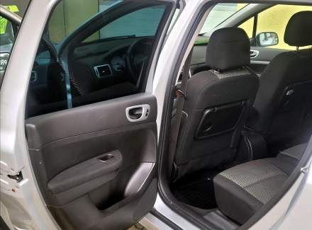 Peugeot - 307