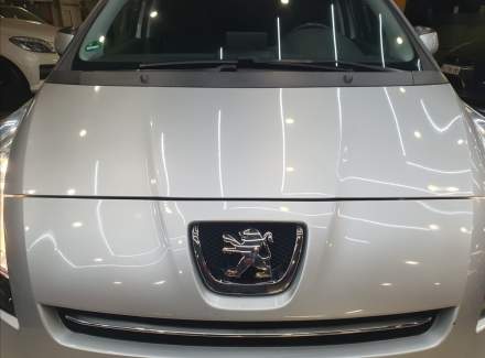 Peugeot - 5008
