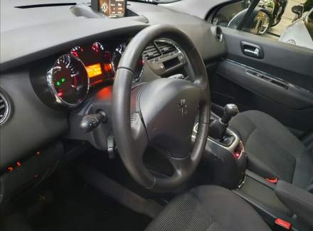 Peugeot - 5008