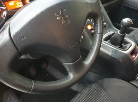 Peugeot - 5008