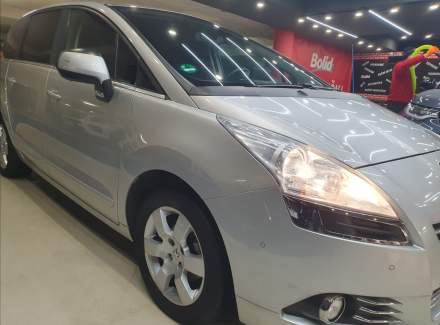 Peugeot - 5008