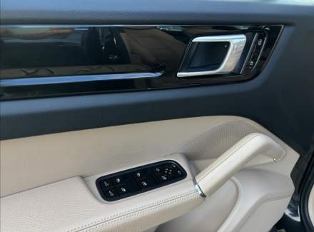 Porsche - Cayenne