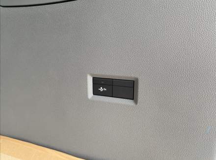 Volkswagen - Caravelle