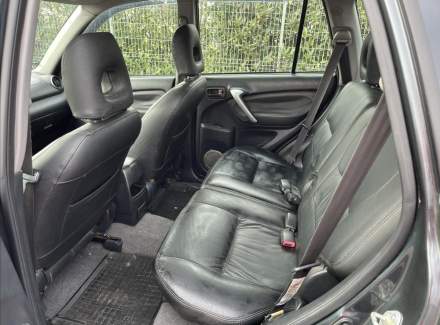 Toyota - RAV 4
