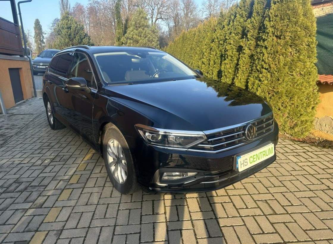 Volkswagen - Passat