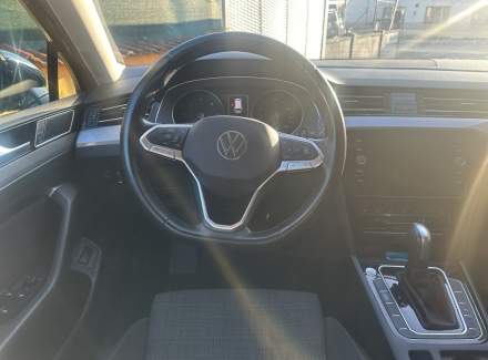 Volkswagen - Passat